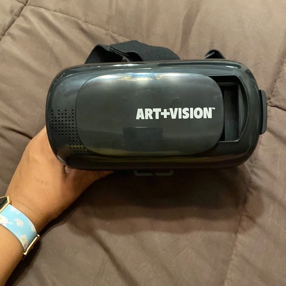 Art + Vision Virtual Reality Headset for 3.5 - 6 smartphones